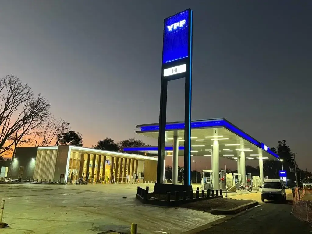 Empresas de Closs cobraron $279 millones sin licitación pública