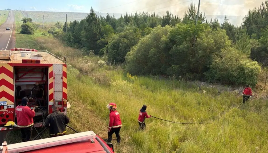 Se registró un incendio de magnitud en el acceso a la Provincia