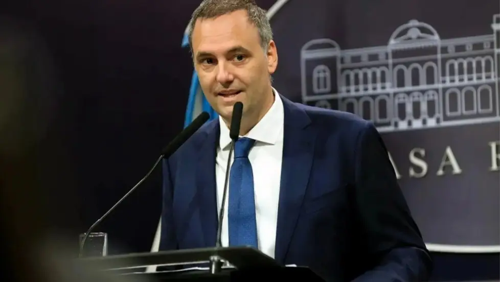La Justicia confirmó viajes de Adorni y puso la lupa en cómo los pagó