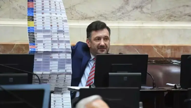 Lavado de activos: dictaron una nueva prisión domiciliaria para el exsenador de LLA Edgardo Kueider en Paraguay