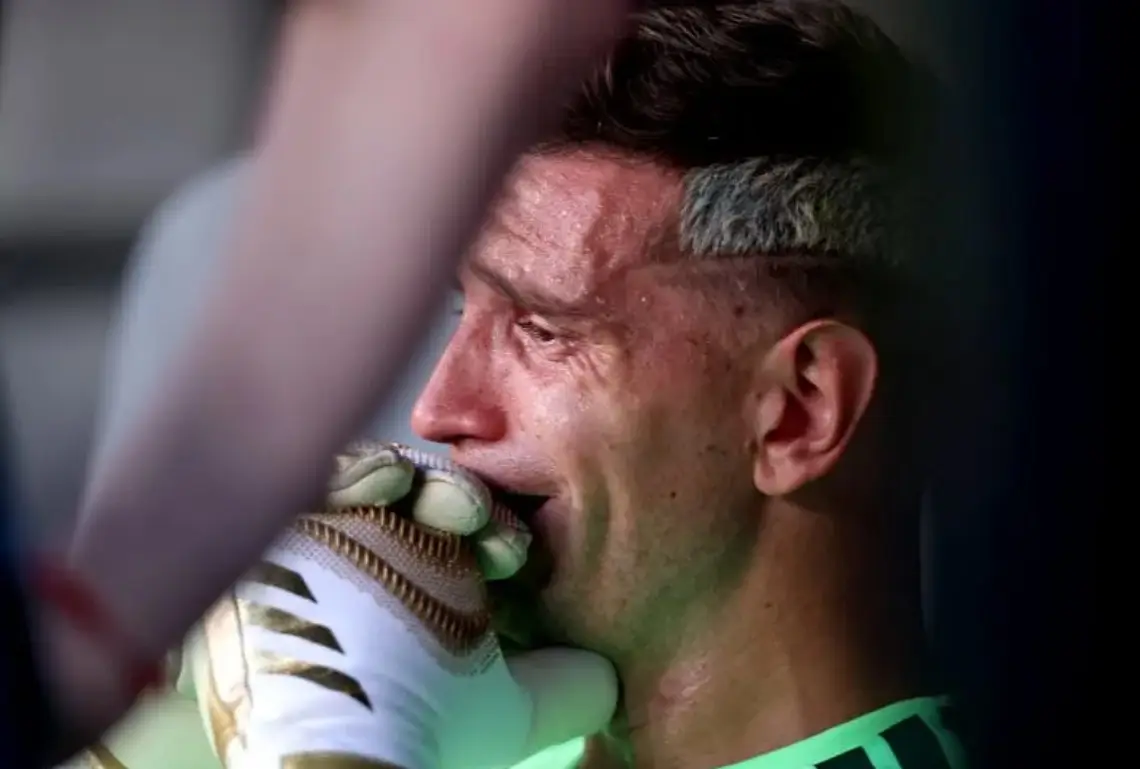 Dibu Martínez puso en duda su futuro en la Selección tras el Mundial