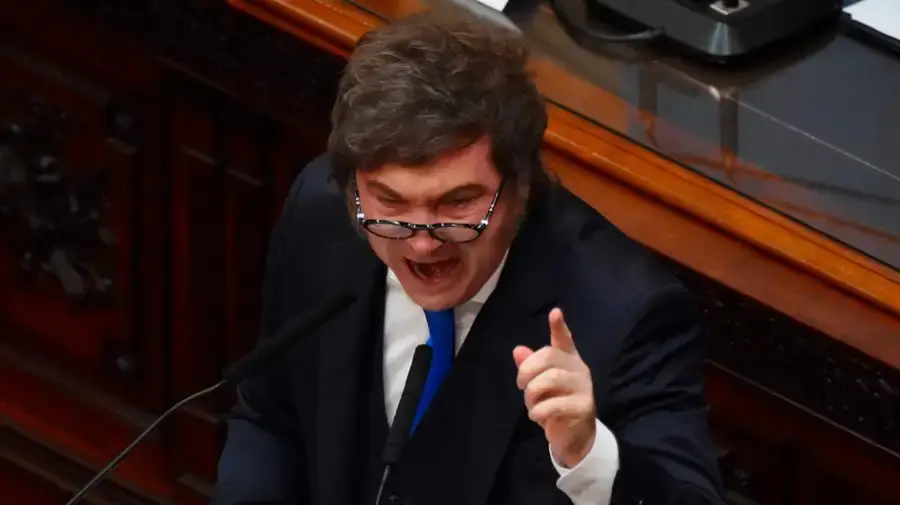 Milei anunció: “Triplicamos el salario en dólares”