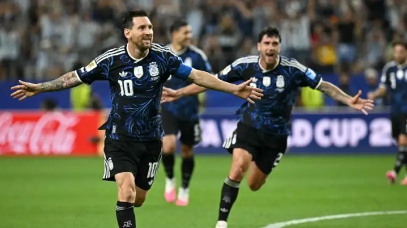 Argentina enfrenta a Inglaterra en una semifinal de alto voltaje