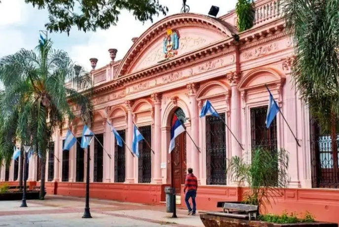 Passalacqua oficializó la reestructuración del Gabinete provincial