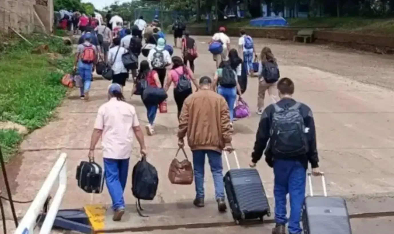 Misioneros que emigran a Brasil: “mucha gente se está yendo con sus familias”