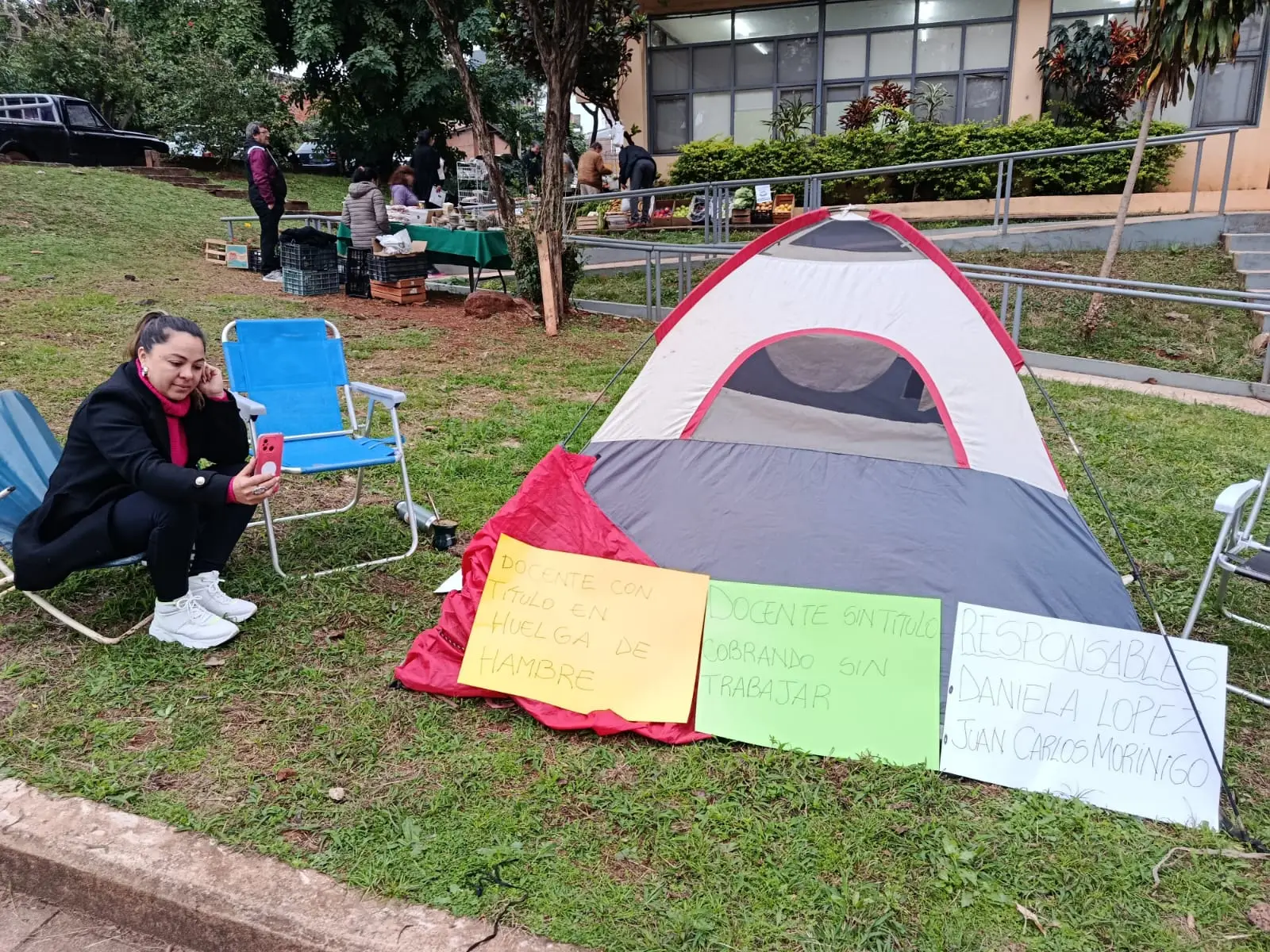 Escuela 958: docente inició huelga de hambre frente al CGE