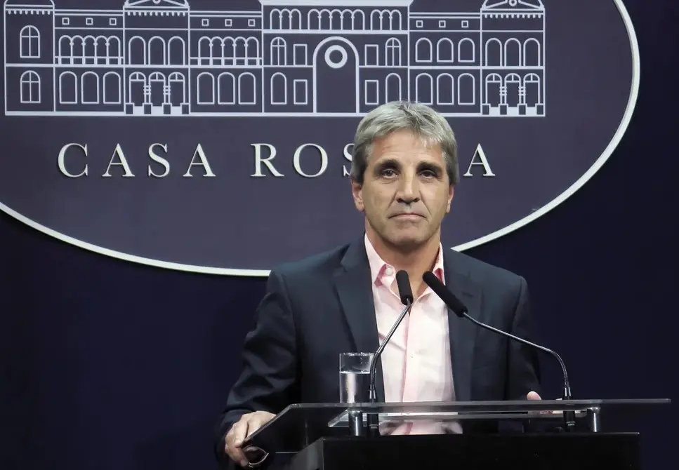 Qué significa la “intervención” del gobierno para frenar la suba del dólar