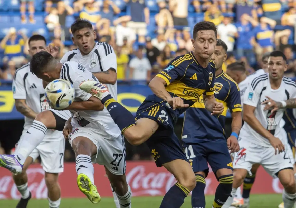 ¿Vuelve el fútbol gratis? AFA transmitiría todos los torneos