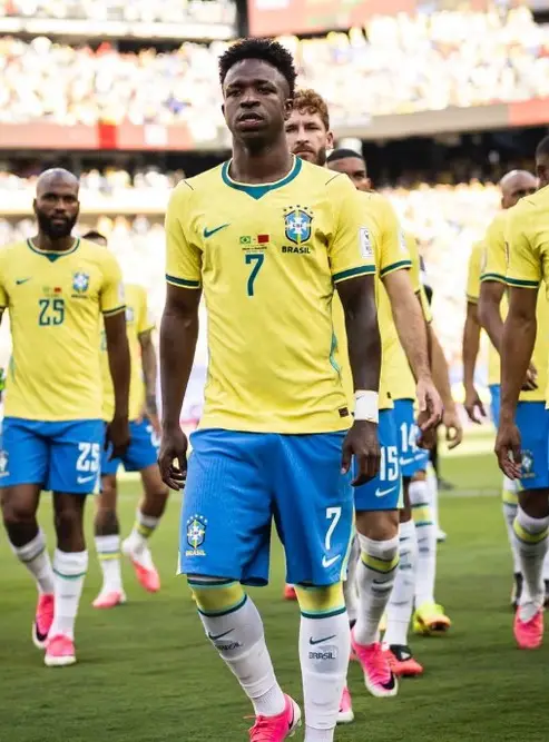 Brasil goleó a Escocia y se clasificó primero a los 16avos de final