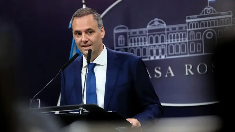 La Justicia prohibió la salida del país del exjefe de gabinete Manuel Adorni