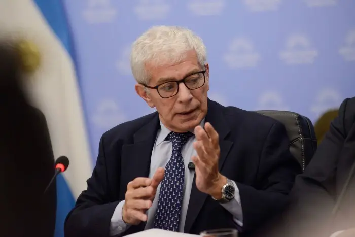 Denuncian al ministro Cúneo Libarona por “cohecho”