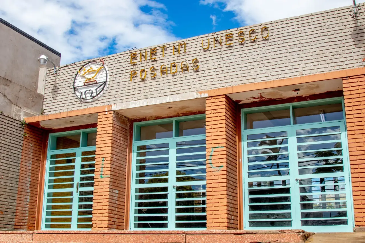 Dieron de alta al adolescente herido con un arma en la EPET 1