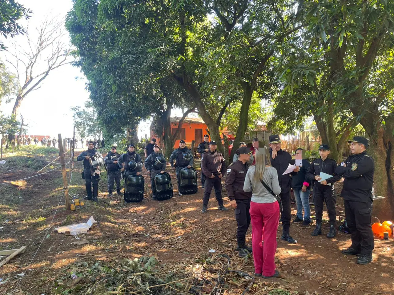 Toma de tierras en Posadas: desalojaron a 50 personas de un lote