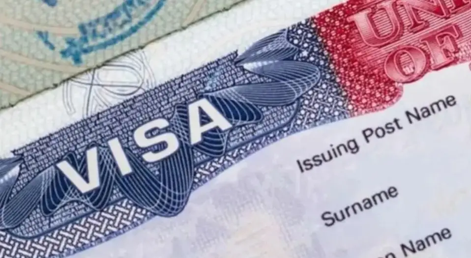 Milei firmó el primer paso para que los argentinos entren sin visa a EEUU