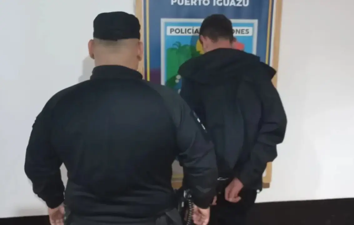 Fue detenido tras robar 9 mil reales de un local de ropa
