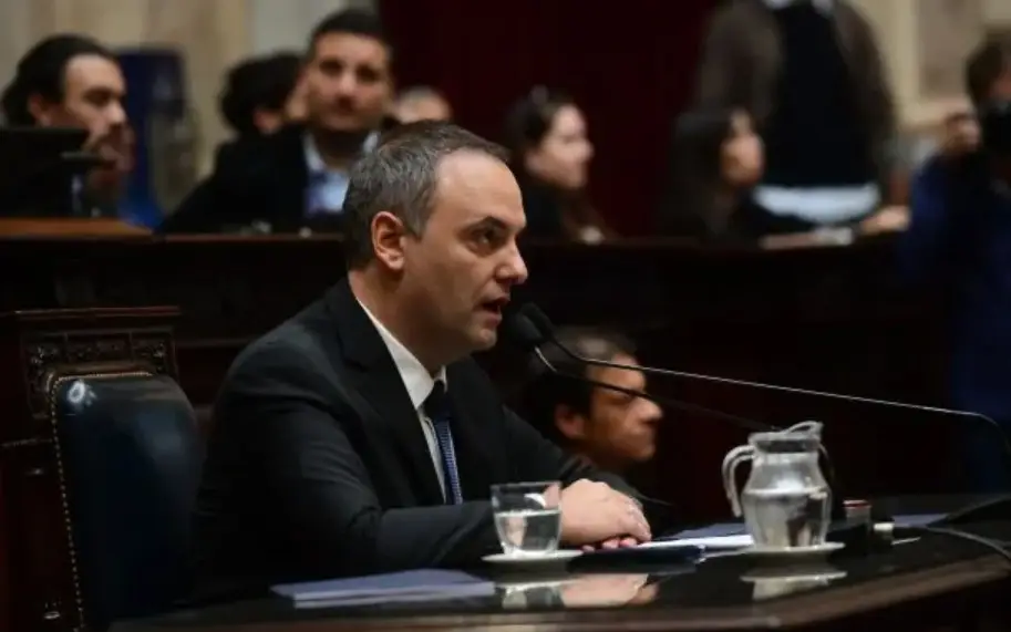 Adorni confirmó que asistirá al Senado el próximo 2 de julio