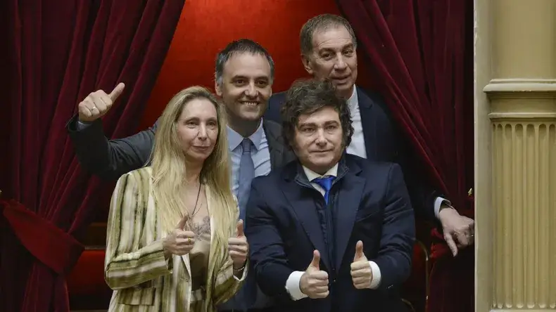 Milei prepara una foto de respaldo a Adorni en Rosario