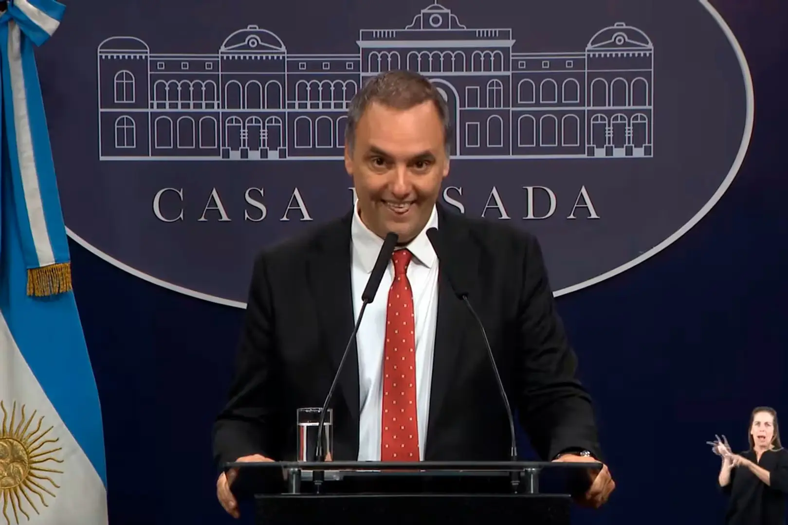 El 70% de la población cree que Adorni es corrupto