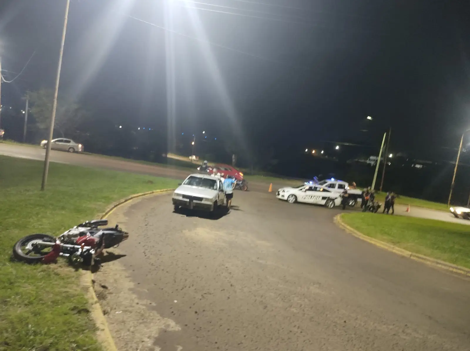 Motociclistas heridos tras choque con un auto en Posadas