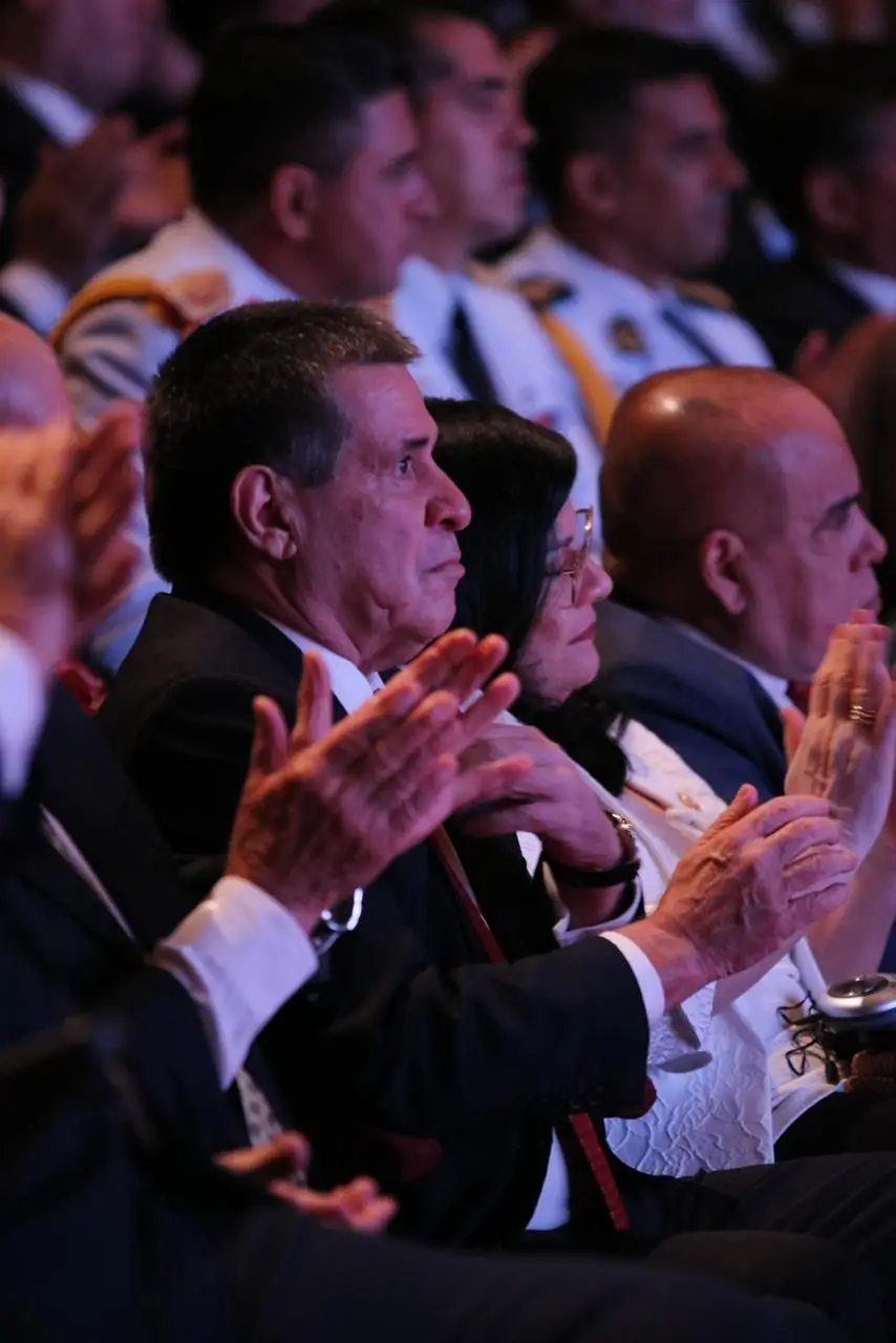 Internan al expresidente paraguayo Horacio Cartes
