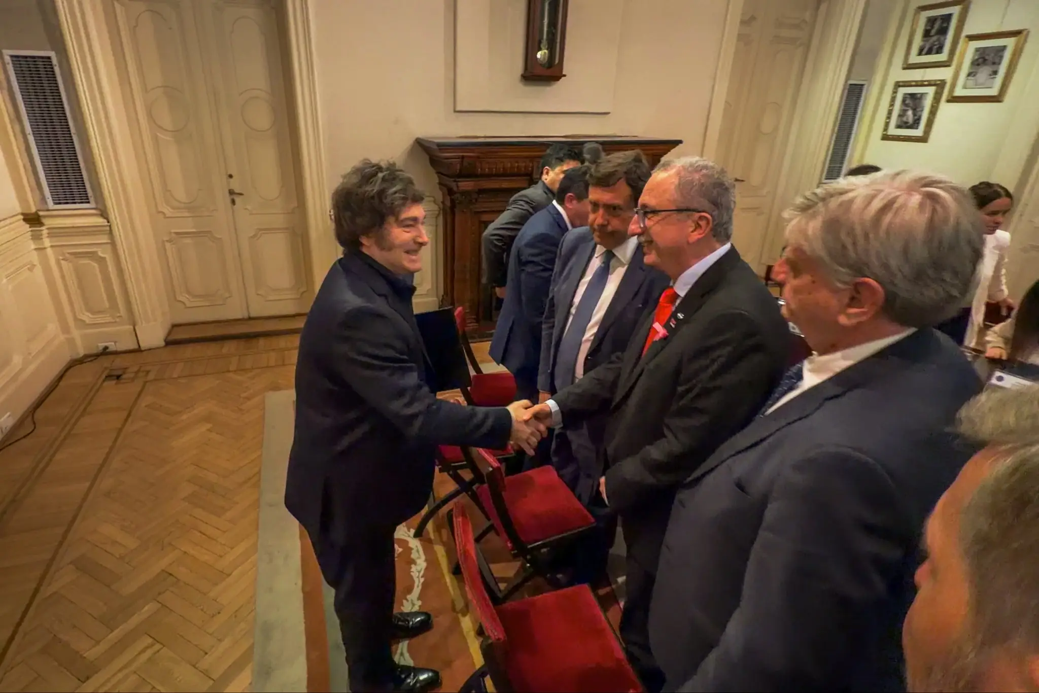 Milei le pidió a los gobernadores que acompañen la reforma laboral y la tributaria