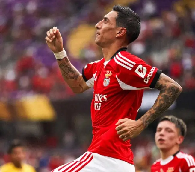 Mundial de Clubes: con doblete de Di María, Benfica derrotó a Auckland