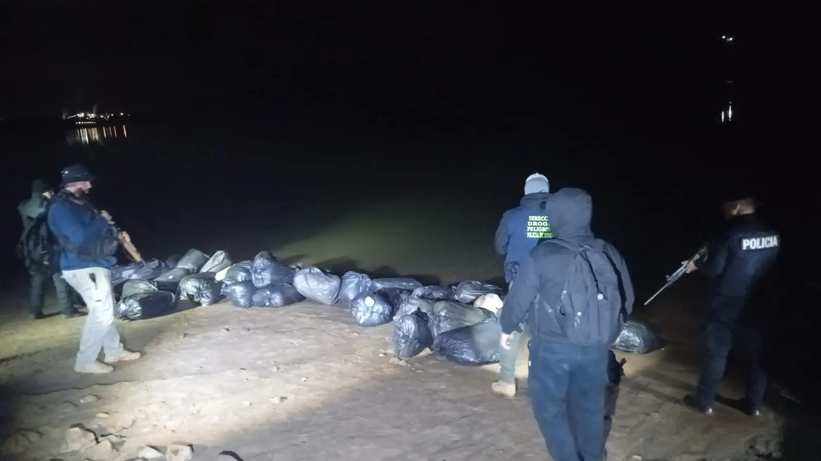 Secuestran media tonelada de marihuana a orillas del Paraná