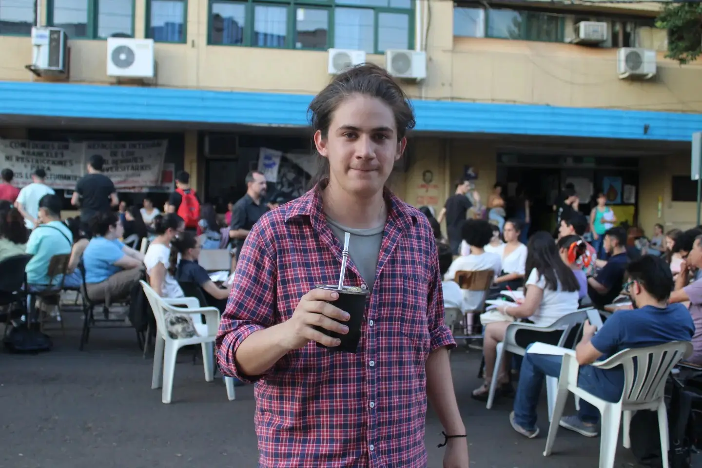 Olla popular de estudiantes en Posadas: “El gobierno hizo una masacre en la universidad”