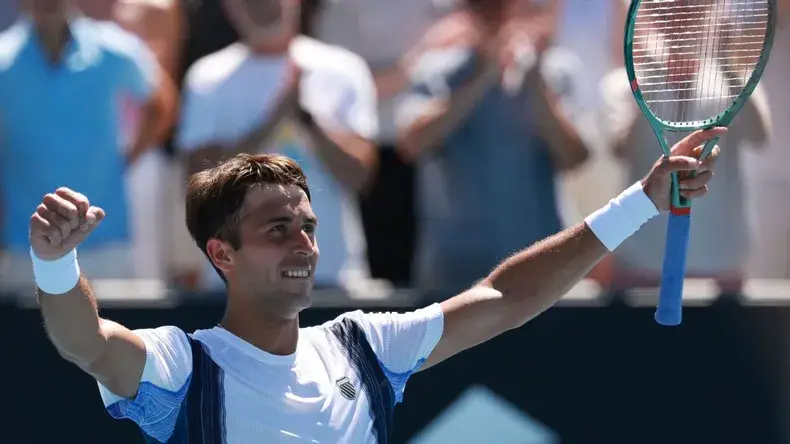 Australian Open: Etcheverry derrotó a Kecmanovic