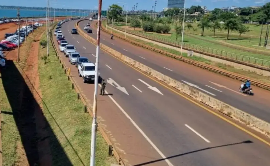 Jornada calurosa de cobros y largas filas en Misiones