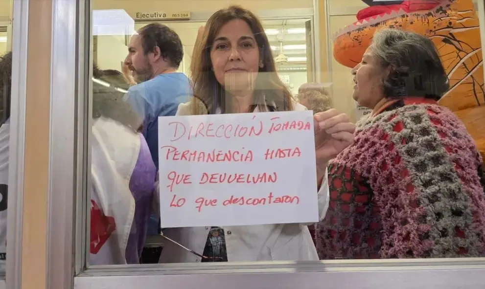 Tensión en el Hospital Garrahan: ocupan oficinas en protesta contra descuentos