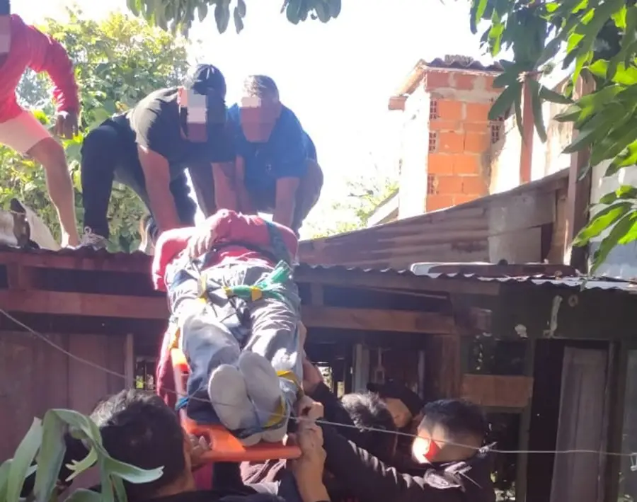 Falleció tras caer de un árbol en su vivienda en Posadas