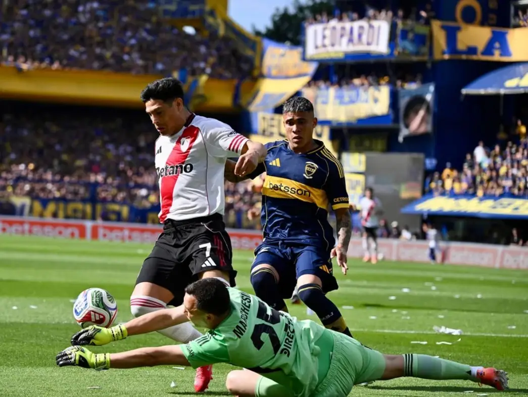 Salas le pidió disculpas a los hinchas de River tras la derrota ante Boca
