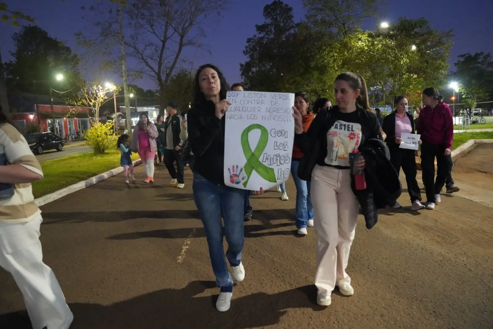 Denuncias de pedofilia en la Escuela 617 de El Soberbio: la comunidad marchó exigiendo justicia