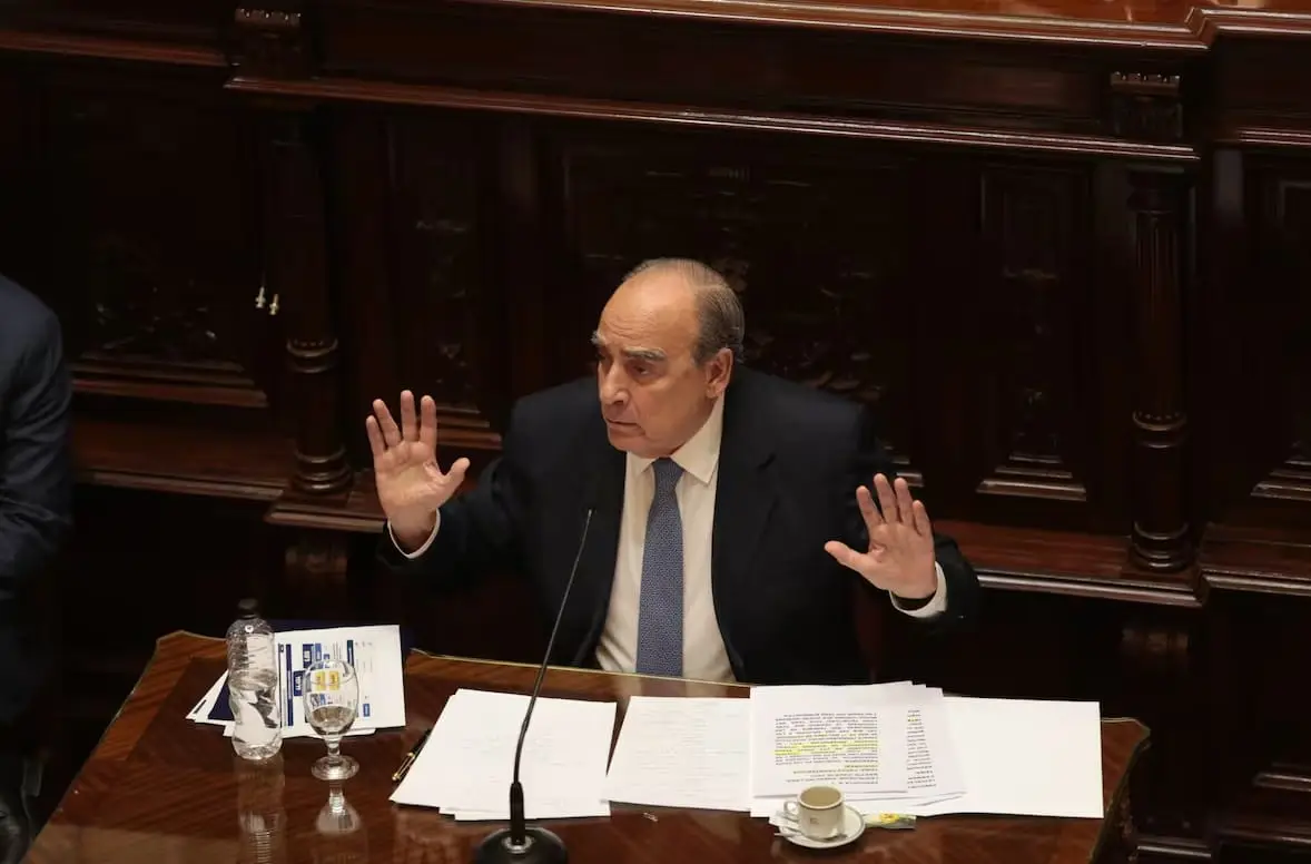 Presentaron una moción de censura contra Francos