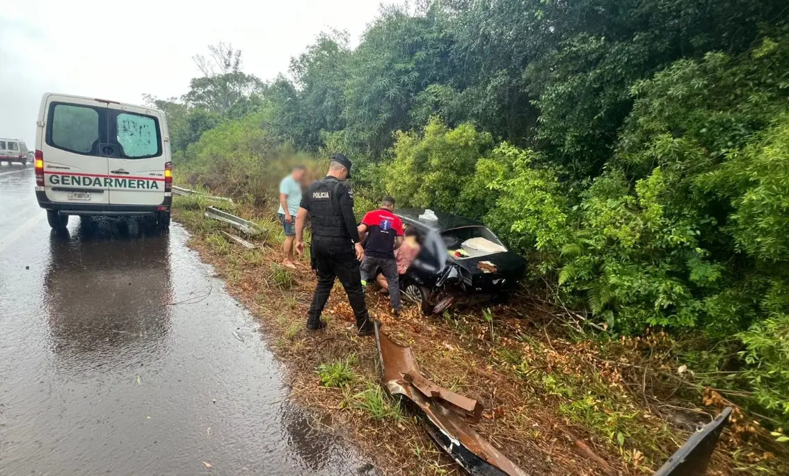 Dos mujeres resultaron heridas tras despistar en Santa Ana
