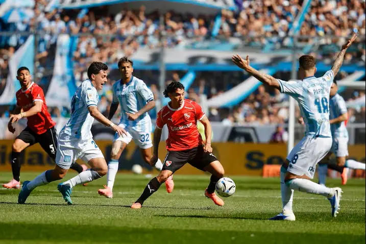 Racing e Independiente empataron sin goles en Avellaneda