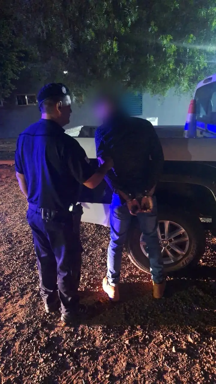 Tenía prohibición de acercamiento y atacó a su madre con un machete