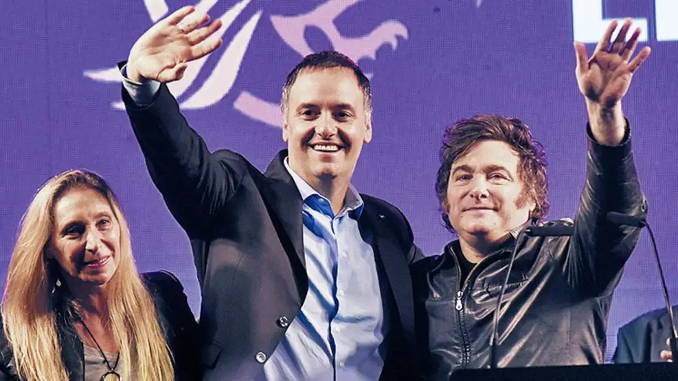 Por primera vez, Milei admite que podría echar a Adorni