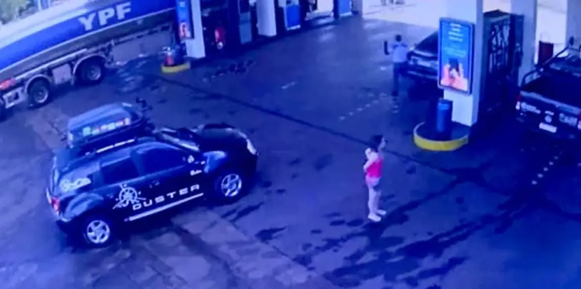 Insólito: turista brasileño perdió a su esposa en una YPF