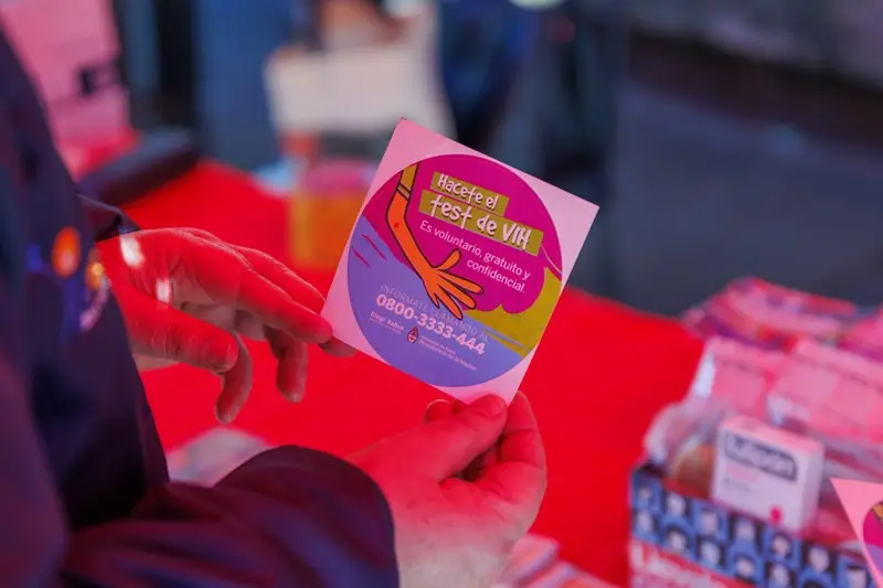 Se realizaron más 50 tests de VIH en la plaza 9 de Julio