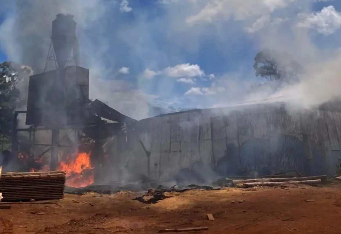 San Pedro: incendio en aserradero dejó importantes daños materiales