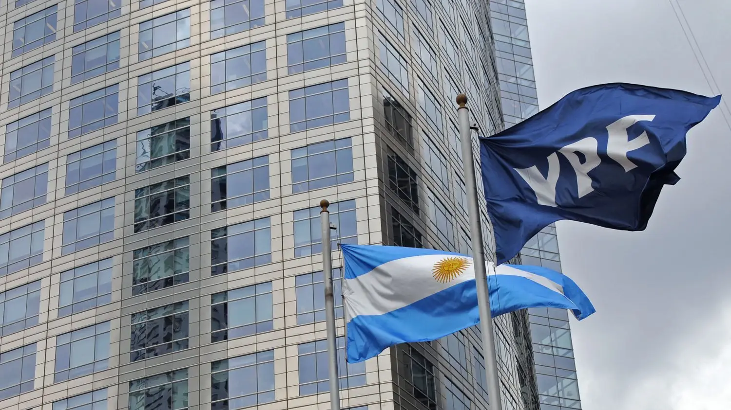 Purga del Gobierno en la Procuración del Tesoro por filtraciones en la causa YPF