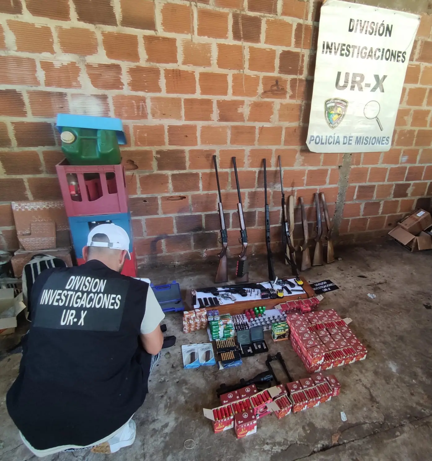 Vendía armas por WhatsApp y le secuestraron un arsenal