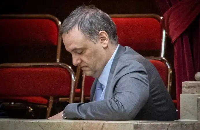 Crecen las versiones sobre una posible salida de Adorni