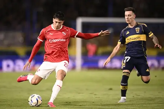 Con un penal polémico, Boca empató con Independiente