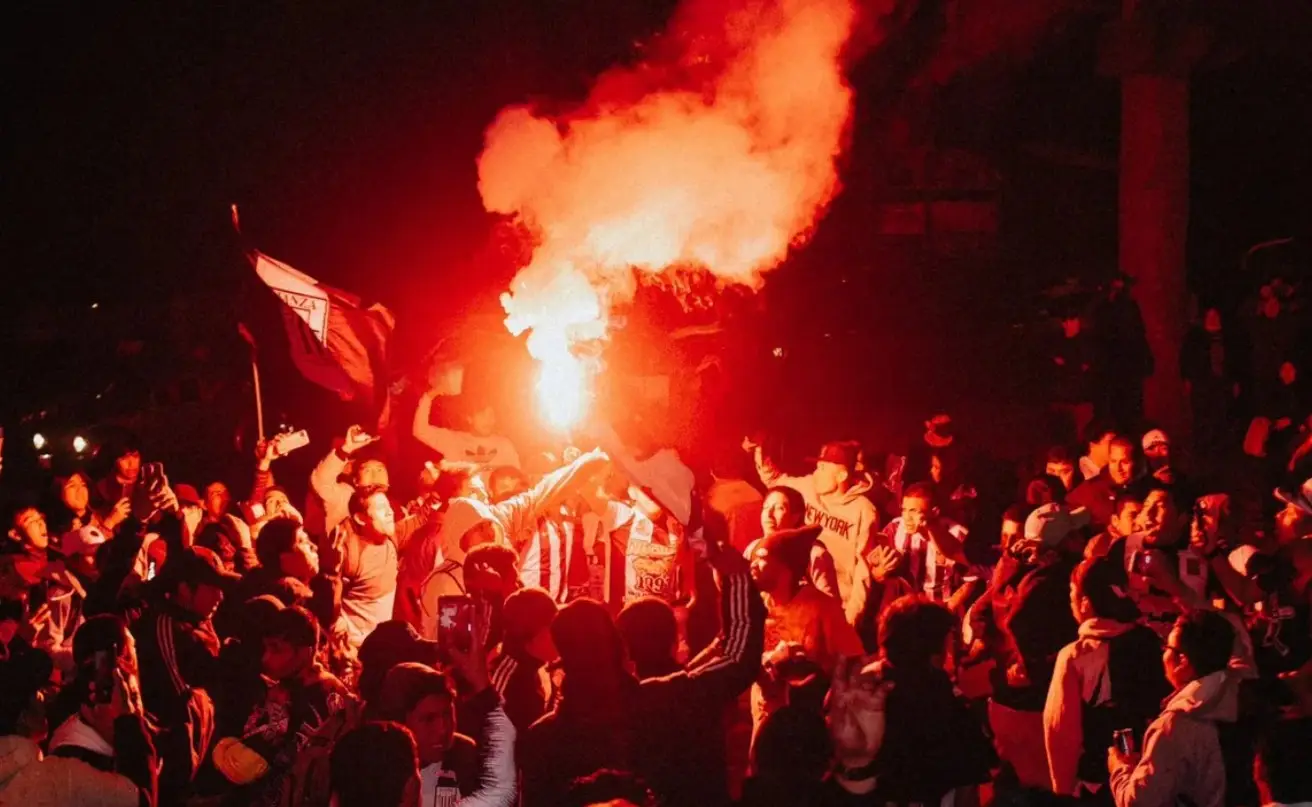 Un muerto y al menos 60 heridos en un banderazo de Alianza Lima