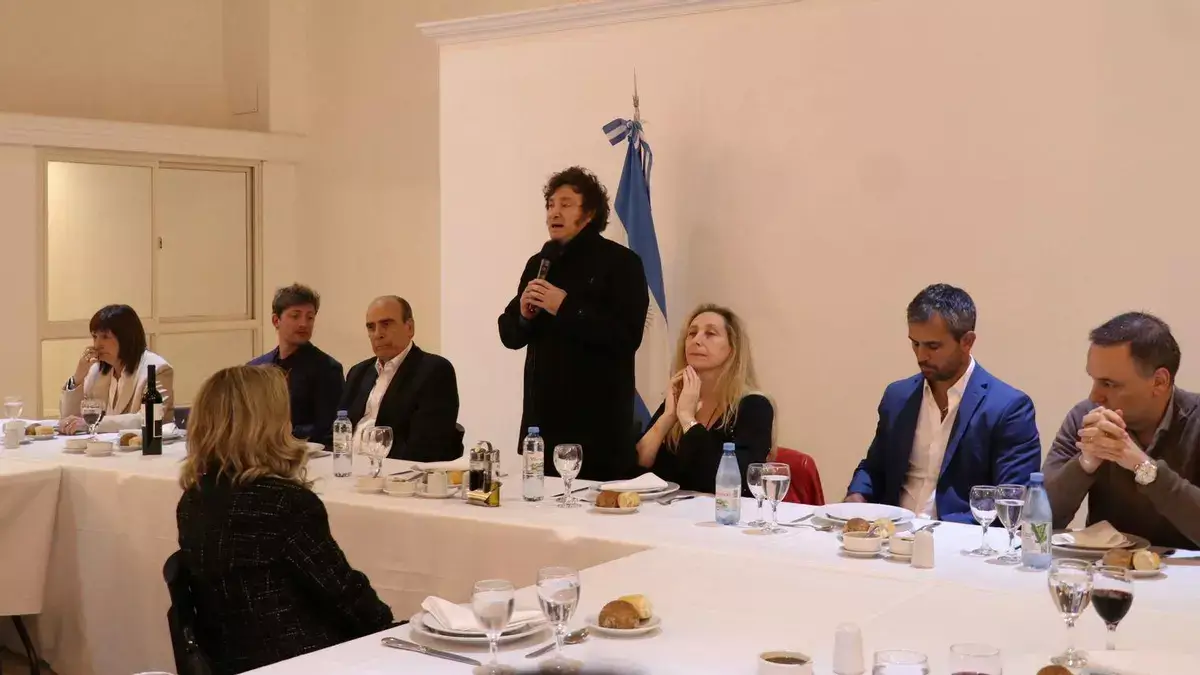 Milei reunió a diputados en Olivos para blindar sus vetos
