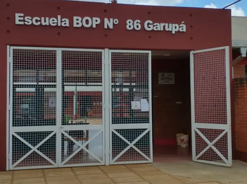 Alarma en Garupá: alumno llevó un arma a la escuela