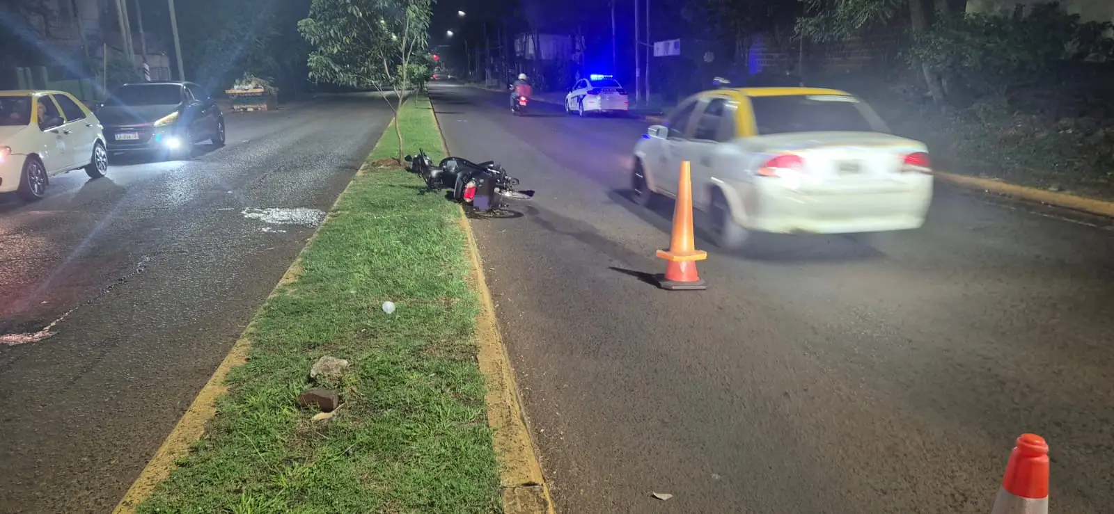 Posadas: Un motociclista despistó y resultó herido
